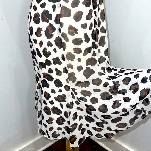 Kate Young Lined White Leopard Print
Sleeveless Dress, Women's Size 6 Ruffled - Picture 5 of 13